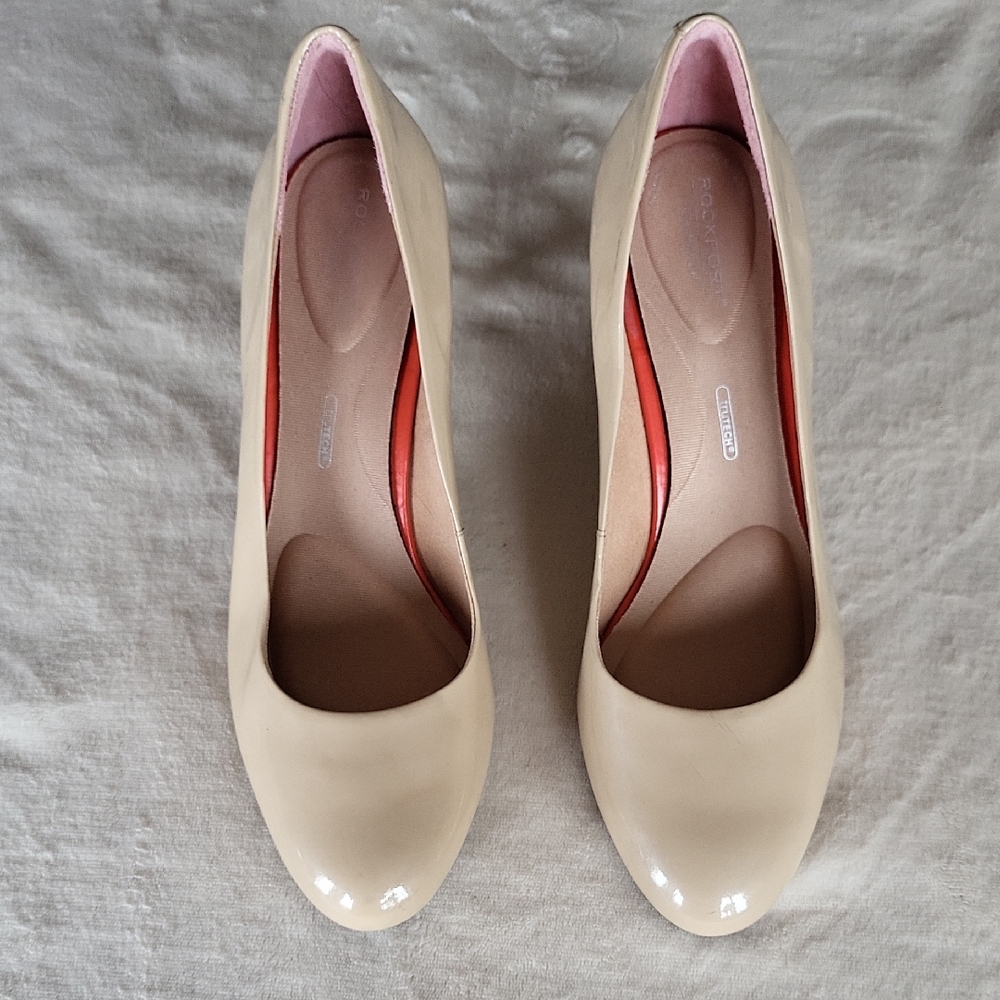 Rockport Nude round toe pump size 10